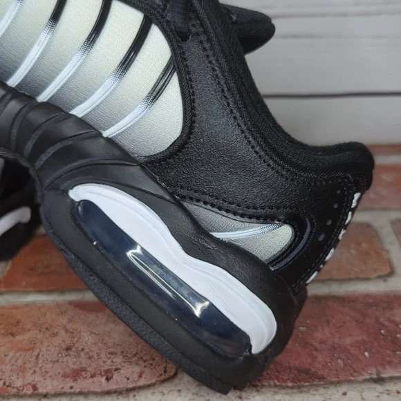 Nike Air Max Tailwind IV 4 GS Black Gradient Size 6 Youth Running Shoe Sneakers